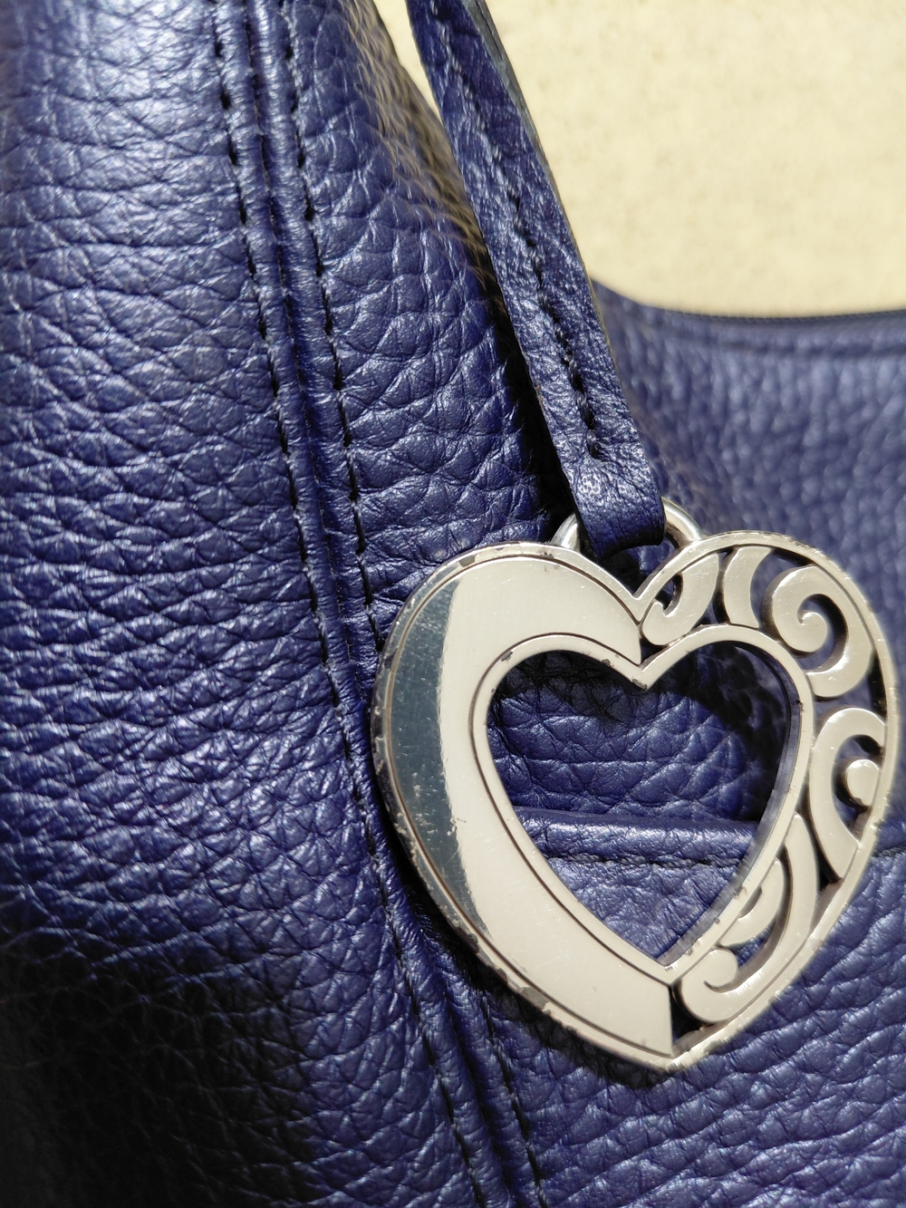 Brighton Purse - Leather Shoulder Bag in Navy with Heart Charm - Picture 12 of 12